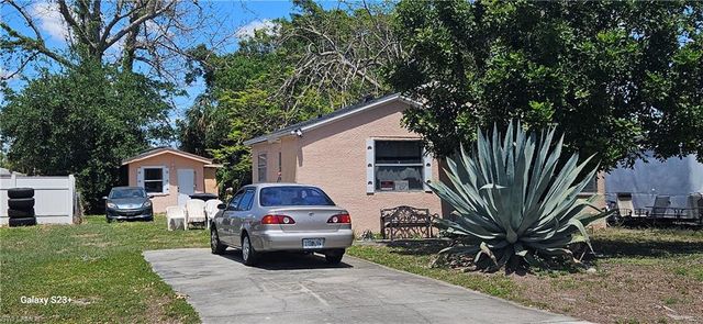 2355 Jeffcott ST, Fort Myers, FL 33901