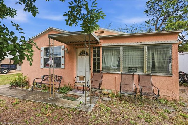2355 Jeffcott ST, Fort Myers, FL 33901