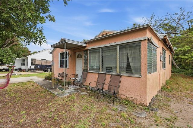 2355 Jeffcott ST, Fort Myers, FL 33901
