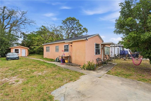 2355 Jeffcott ST, Fort Myers, FL 33901