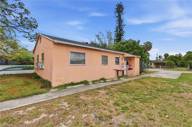 2355 Jeffcott ST, Fort Myers, FL 33901