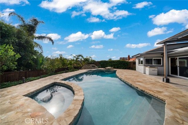 25242 Mawson, Laguna Hills, CA 92653