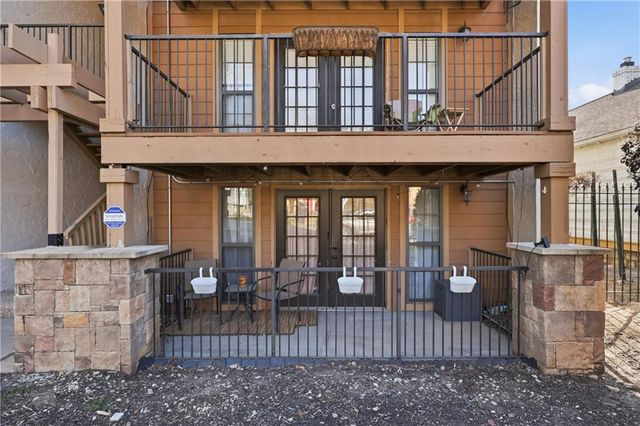 4727 Jarboe Street 102, Kansas City, MO 64112