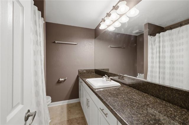 4727 Jarboe Street 102, Kansas City, MO 64112