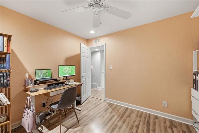 4727 Jarboe Street 102, Kansas City, MO 64112