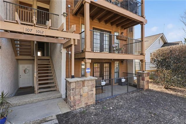 4727 Jarboe Street 102, Kansas City, MO 64112