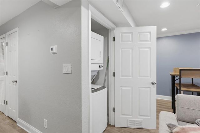 4727 Jarboe Street 102, Kansas City, MO 64112