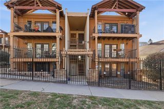 4727 Jarboe Street 102, Kansas City, MO 64112