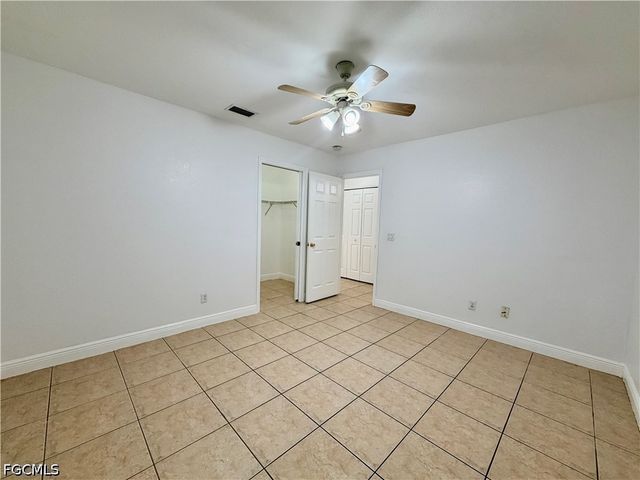 527 NE 24th PL, Cape Coral, FL 33909