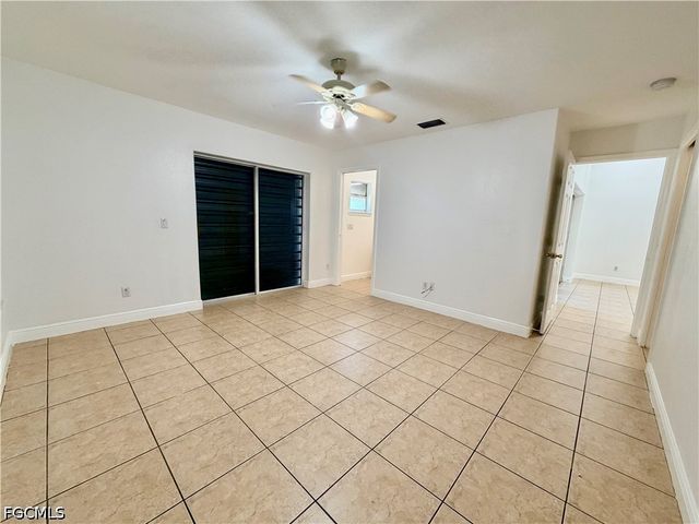 527 NE 24th PL, Cape Coral, FL 33909