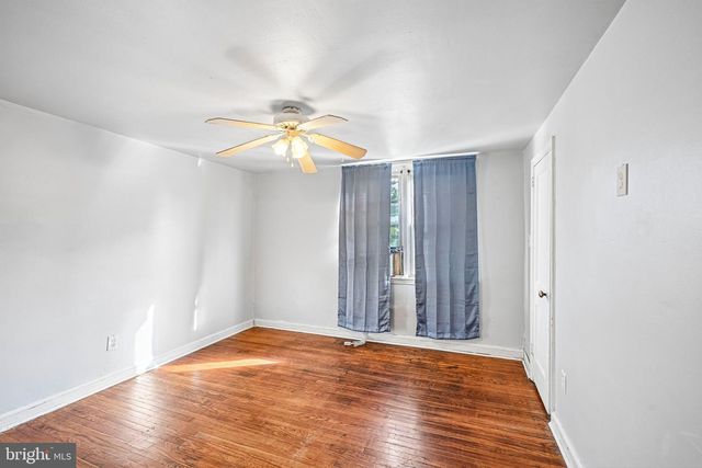 1302 WYCOMBE AVE, Darby, PA 19023