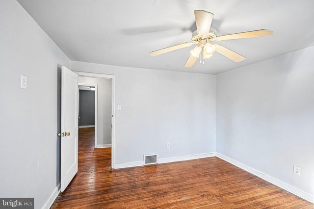 1302 WYCOMBE AVE, Darby, PA 19023