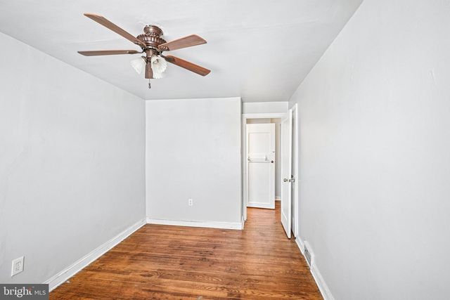 1302 WYCOMBE AVE, Darby, PA 19023
