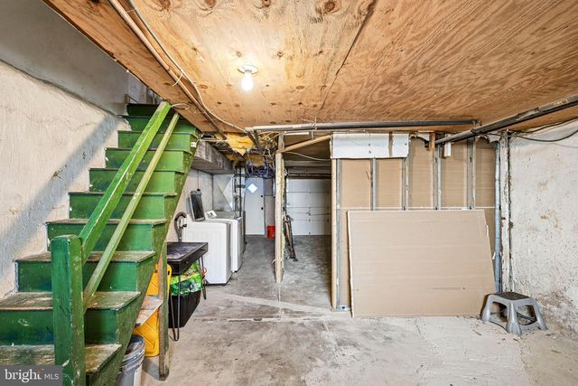 1302 WYCOMBE AVE, Darby, PA 19023