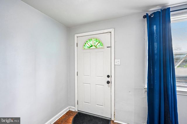 1302 WYCOMBE AVE, Darby, PA 19023