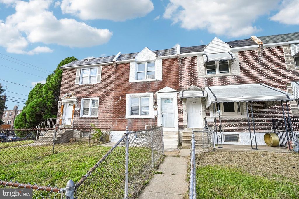 1302 WYCOMBE AVE, Darby, PA 19023