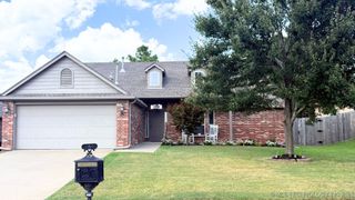 5 E 157th Place S, Glenpool, OK 74033
