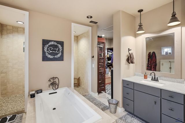 22790 NORRIS PEAK RD, Rapid City, SD 57702