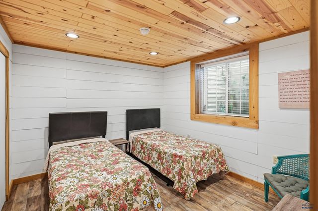 22790 NORRIS PEAK RD, Rapid City, SD 57702