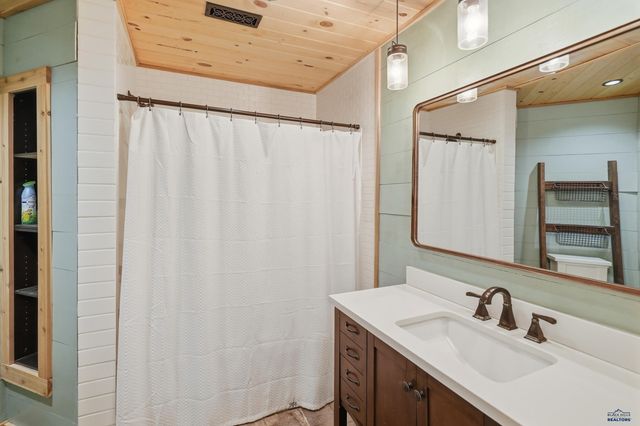 22790 NORRIS PEAK RD, Rapid City, SD 57702