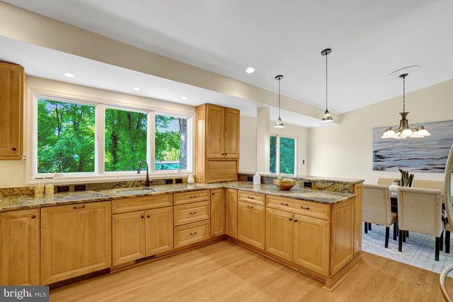 2421 STIRRUP LN, Alexandria, VA 22308