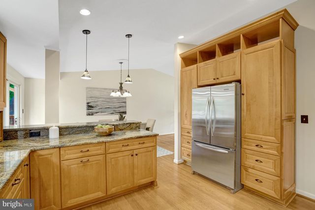 2421 STIRRUP LN, Alexandria, VA 22308