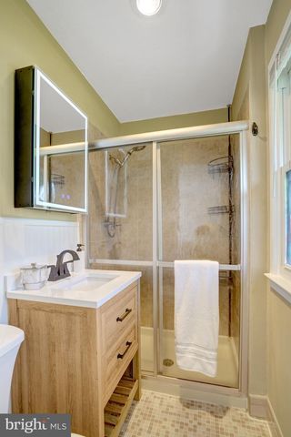 2421 STIRRUP LN, Alexandria, VA 22308