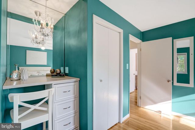2421 STIRRUP LN, Alexandria, VA 22308