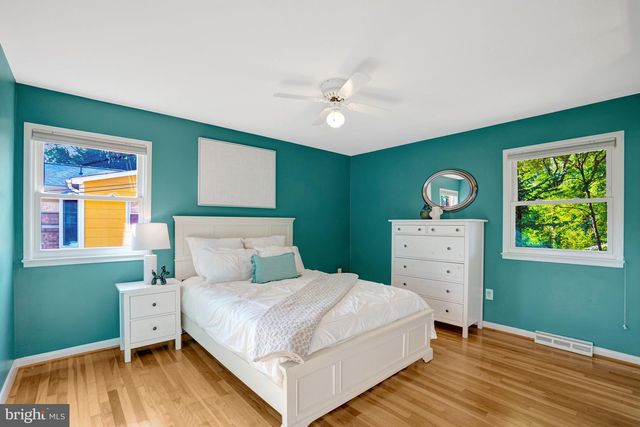 2421 STIRRUP LN, Alexandria, VA 22308