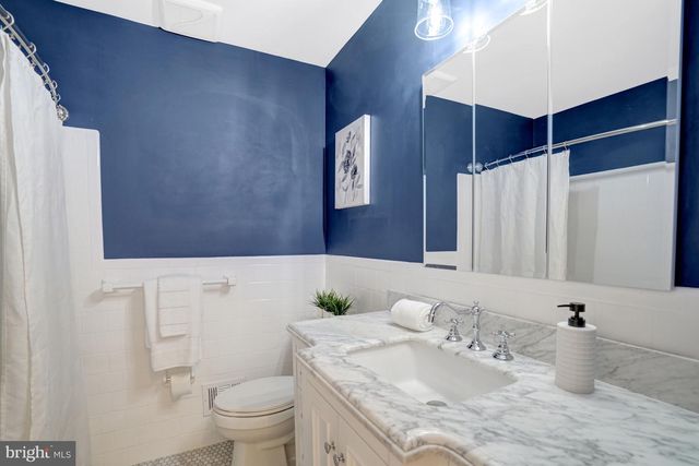 2421 STIRRUP LN, Alexandria, VA 22308