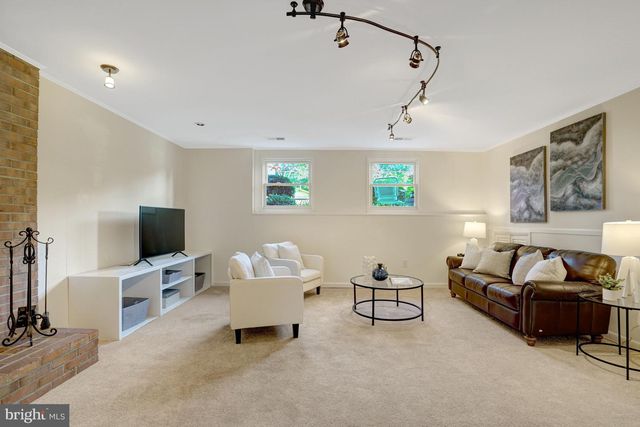 2421 STIRRUP LN, Alexandria, VA 22308