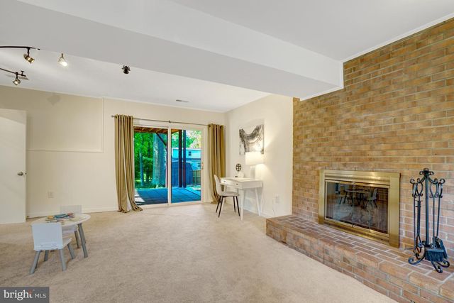 2421 STIRRUP LN, Alexandria, VA 22308