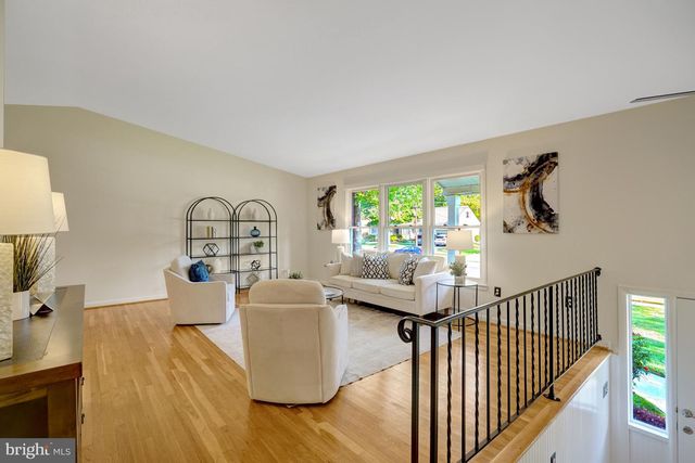 2421 STIRRUP LN, Alexandria, VA 22308