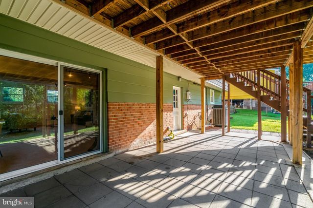 2421 STIRRUP LN, Alexandria, VA 22308