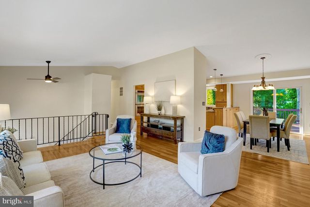 2421 STIRRUP LN, Alexandria, VA 22308
