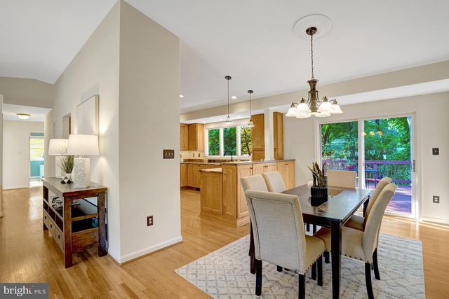 2421 STIRRUP LN, Alexandria, VA 22308