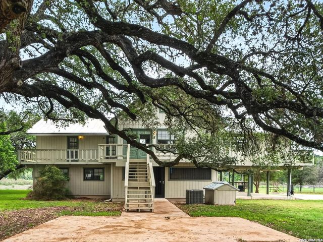 199 LAKESHORE DR S, Bandera, TX 78003