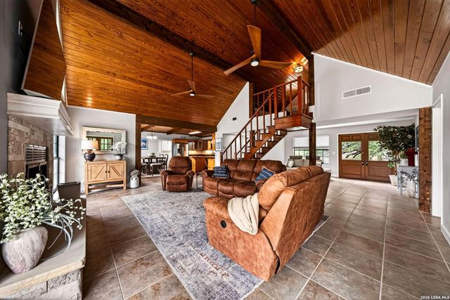 199 LAKESHORE DR S, Bandera, TX 78003