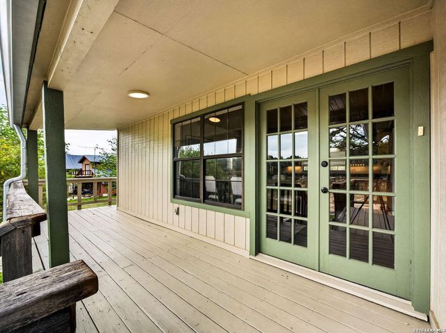 199 LAKESHORE DR S, Bandera, TX 78003