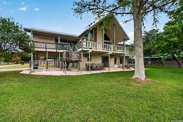 199 LAKESHORE DR S, Bandera, TX 78003