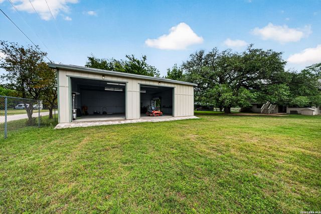 199 LAKESHORE DR S, Bandera, TX 78003