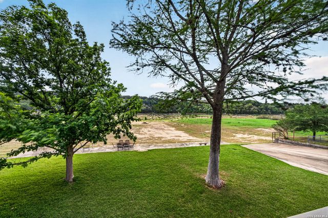 199 LAKESHORE DR S, Bandera, TX 78003