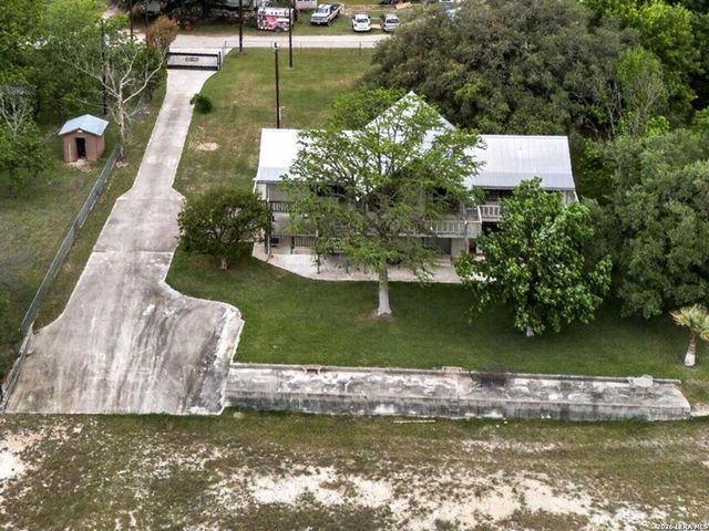 199 LAKESHORE DR S, Bandera, TX 78003