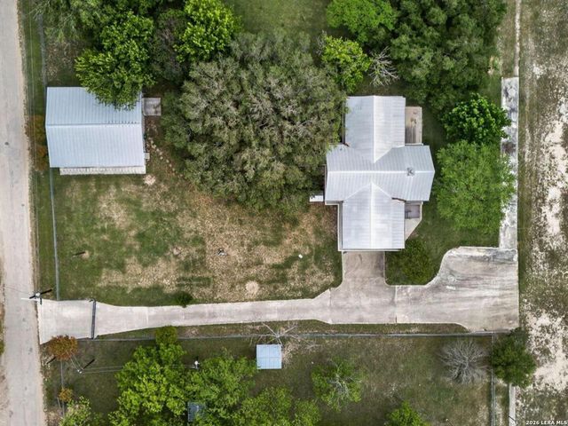 199 LAKESHORE DR S, Bandera, TX 78003