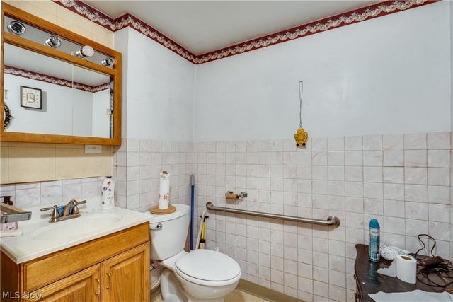 3797 Harper Avenue, Barberton, OH 44203