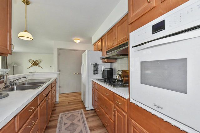 1168 W Bluestem COURT, Elkhorn, WI 53121