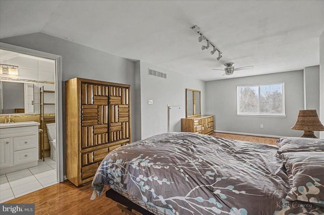 496 REVERE DR, Southampton, PA 18966