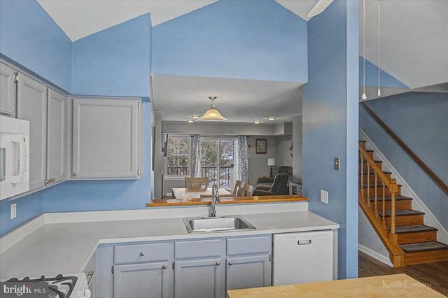 496 REVERE DR, Southampton, PA 18966