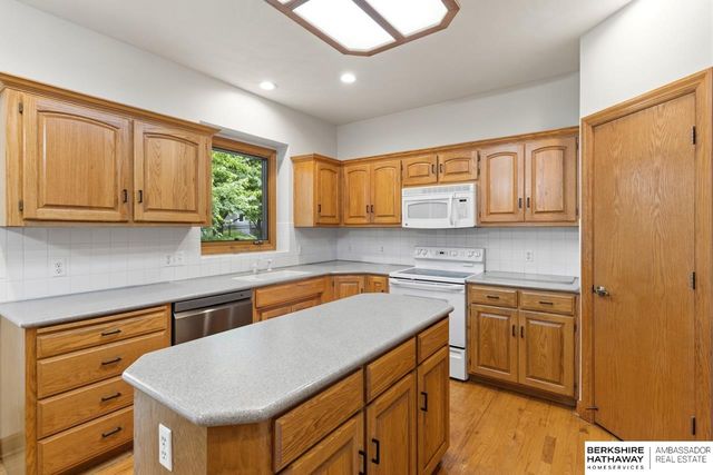 2106 S 185th Street, Omaha, NE 68130