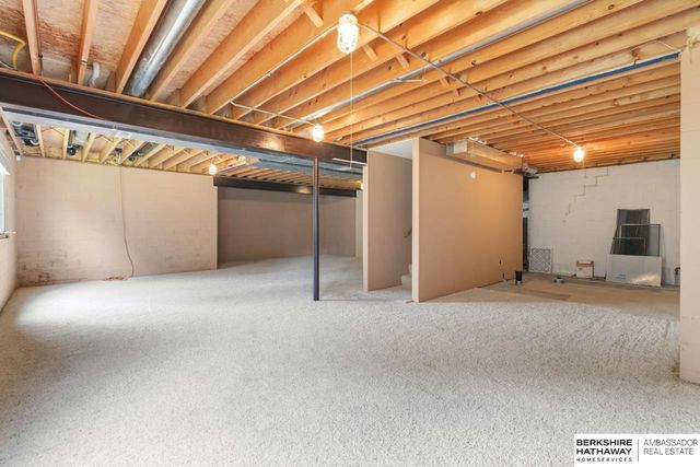 2106 S 185th Street, Omaha, NE 68130